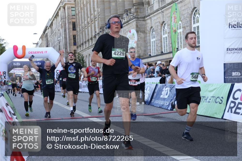 07.09.2025 - BARMER Alsterlauf Strokosch-Dieckow http://msf.ph/oto/8722265 07.09.2025 09:58:50 Ziel 2729, 2730, 2740, 3207, 3813, 4006, 4229, 4283, 4423, 4828, 4872, 4873, 4900, 5567, 5685, 5793, 5929, 5930, 5981, 6001, 8042 meine-sportfotos.de