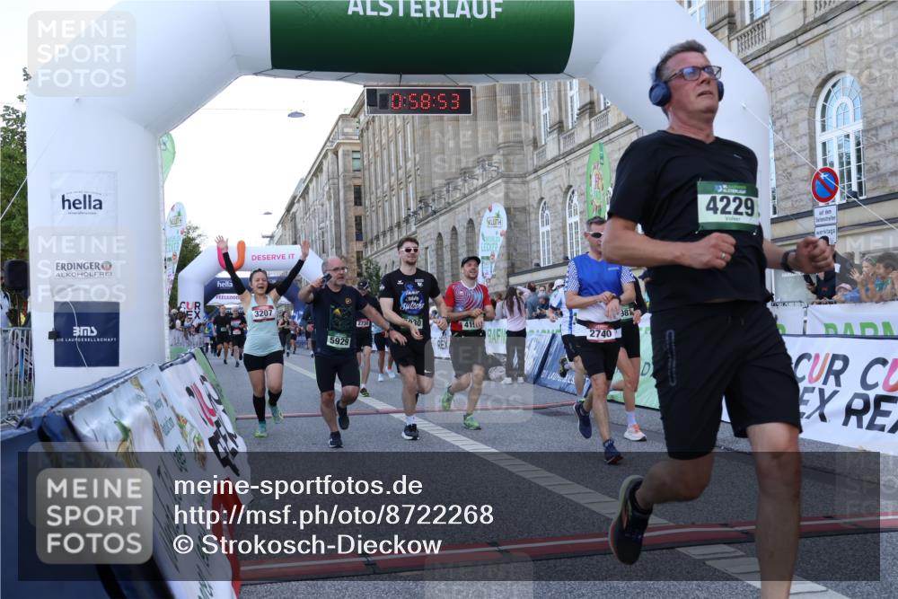07.09.2025 - BARMER Alsterlauf Strokosch-Dieckow http://msf.ph/oto/8722268 07.09.2025 09:58:51 Ziel 2729, 2730, 2740, 3207, 3266, 3704, 3813, 4006, 4229, 4283, 4423, 4828, 4872, 4900, 5567, 5685, 5793, 5929, 5930, 5981, 6001, 8042 meine-sportfotos.de
