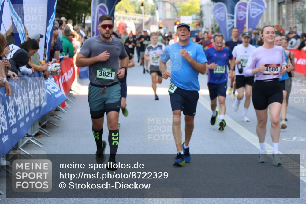 07.09.2025 - BARMER Alsterlauf Strokosch-Dieckow http://msf.ph/oto/8722329 07.09.2025 09:54:57 Ziel 2374, 2419, 2516, 2569, 2800, 3048, 3122, 3242, 3298, 3831, 3961, 4436, 4657, 4839, 4887, 5011, 5026, 5321, 5494, 5535, 5549, 5691, 5713, 5949, 8050, 8095, 8159, 8263, 8407 meine-sportfotos.de