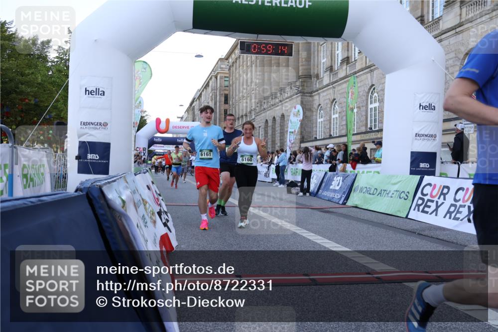 07.09.2025 - BARMER Alsterlauf Strokosch-Dieckow http://msf.ph/oto/8722331 07.09.2025 09:59:12 Ziel 2297, 2640, 2762, 2867, 2988, 3394, 3593, 3631, 3666, 4219, 4227, 4242, 4940, 4972, 5174, 5498, 5548, 5723, 5834, 5882, 6160, 6161, 8239 meine-sportfotos.de