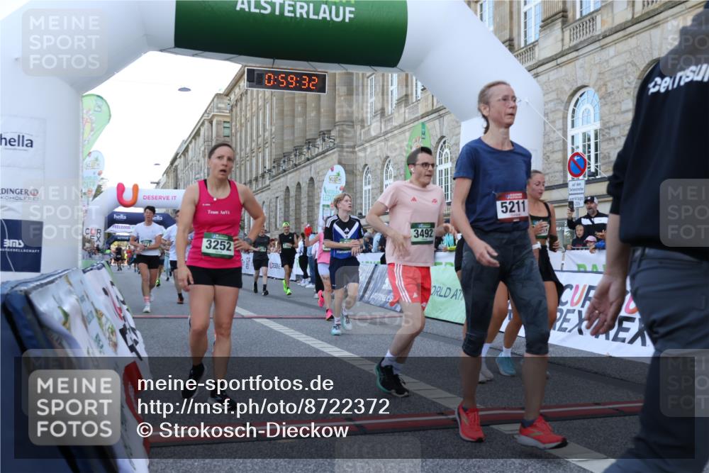 07.09.2025 - BARMER Alsterlauf Strokosch-Dieckow http://msf.ph/oto/8722372 07.09.2025 09:59:31 Ziel 2270, 2808, 2993, 3075, 3081, 3222, 3252, 3277, 3414, 3492, 3667, 3709, 3710, 3909, 4183, 4188, 4225, 4226, 4299, 4801, 5016, 5106, 5211, 5313, 5552, 5667, 5838, 6064, 6157, 6189, 6326 meine-sportfotos.de