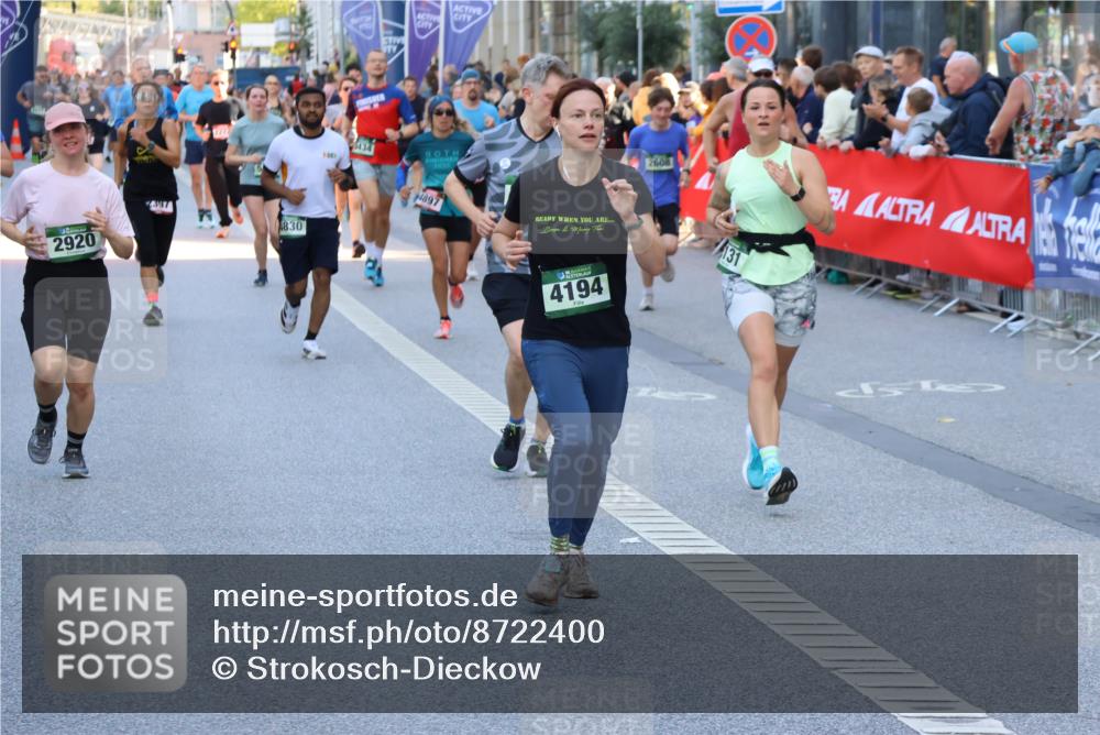 07.09.2025 - BARMER Alsterlauf Strokosch-Dieckow http://msf.ph/oto/8722400 07.09.2025 09:54:41 Ziel 2302, 2514, 2751, 3115, 3646, 3662, 3951, 4014, 4275, 4386, 4436, 4441, 4580, 4786, 4965, 4980, 5055, 5300, 5321, 5330, 5398, 5607, 6062, 6079, 6143, 6215, 8016, 8303 meine-sportfotos.de