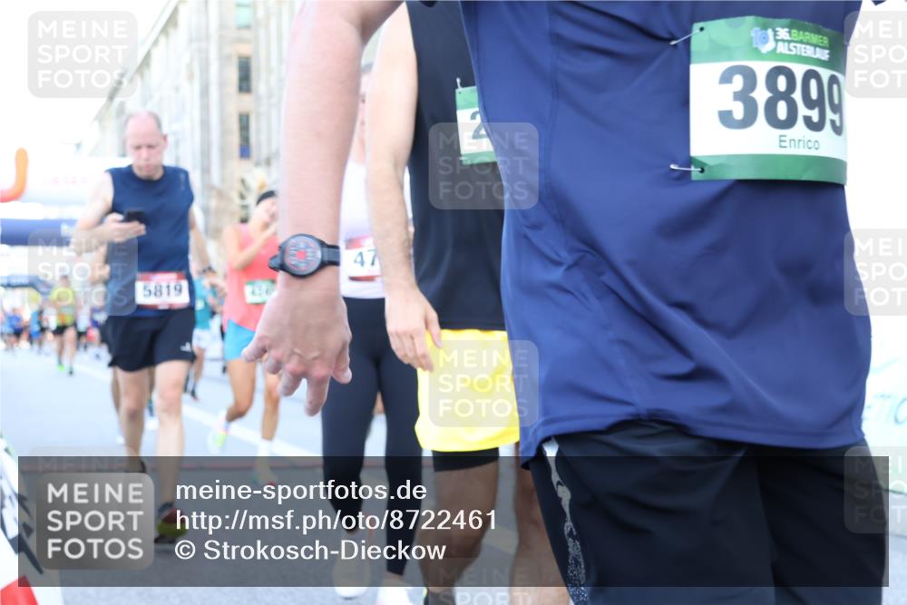 07.09.2025 - BARMER Alsterlauf Strokosch-Dieckow http://msf.ph/oto/8722461 07.09.2025 09:59:42 Ziel 2193, 2303, 2423, 2612, 2739, 2832, 2993, 3415, 3667, 3899, 3909, 4123, 4241, 4700, 4760, 4840, 5552, 5819, 5996, 8447 meine-sportfotos.de