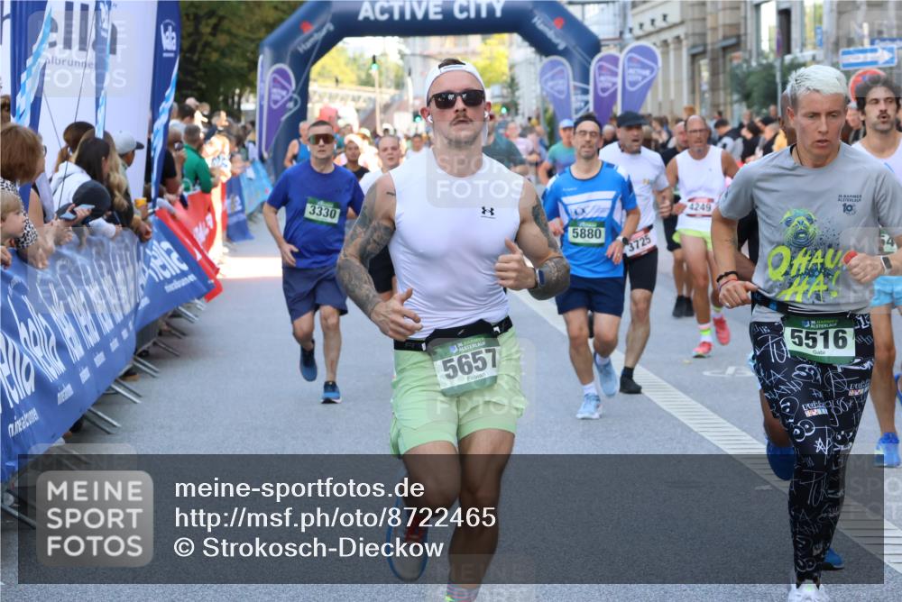 07.09.2025 - BARMER Alsterlauf Strokosch-Dieckow http://msf.ph/oto/8722465 07.09.2025 09:54:16 Ziel 2011, 2086, 2131, 2272, 2397, 2429, 2608, 2610, 2920, 2924, 3049, 3067, 3078, 3464, 3821, 4031, 4052, 4194, 4830, 4897, 4956, 5169, 5433, 5434, 5527, 6106, 6248, 6264, 8088 meine-sportfotos.de