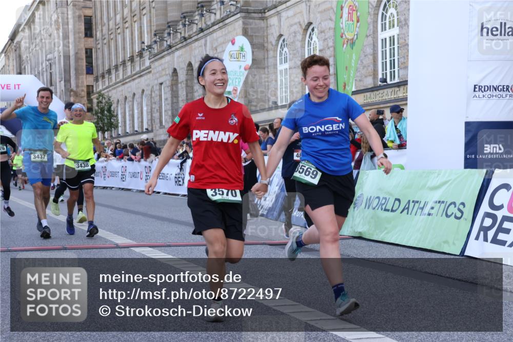 07.09.2025 - BARMER Alsterlauf Strokosch-Dieckow http://msf.ph/oto/8722497 07.09.2025 09:59:56 Ziel 2731, 2842, 3155, 3264, 3283, 3437, 3438, 3569, 3570, 3763, 4104, 4176, 4197, 4463, 4682, 4871, 5048, 5238, 5437, 5452, 5707, 6236, 8379, 8398 meine-sportfotos.de