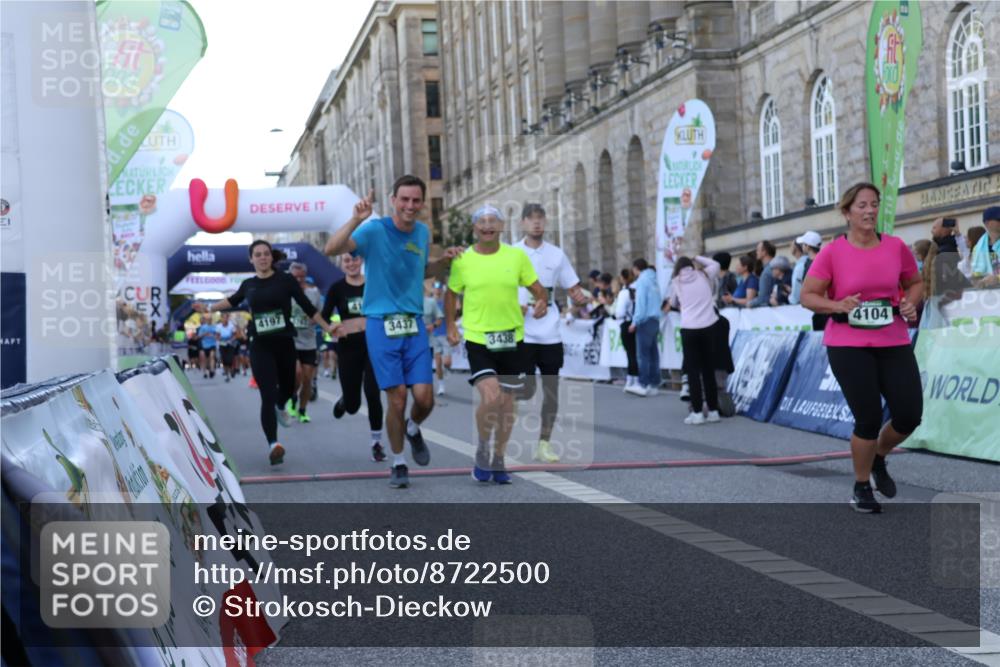07.09.2025 - BARMER Alsterlauf Strokosch-Dieckow http://msf.ph/oto/8722500 07.09.2025 09:59:56 Ziel 2731, 2842, 3155, 3264, 3283, 3437, 3438, 3569, 3570, 3763, 4104, 4176, 4197, 4463, 4682, 4871, 5048, 5238, 5437, 5452, 5707, 6236, 8379, 8398 meine-sportfotos.de