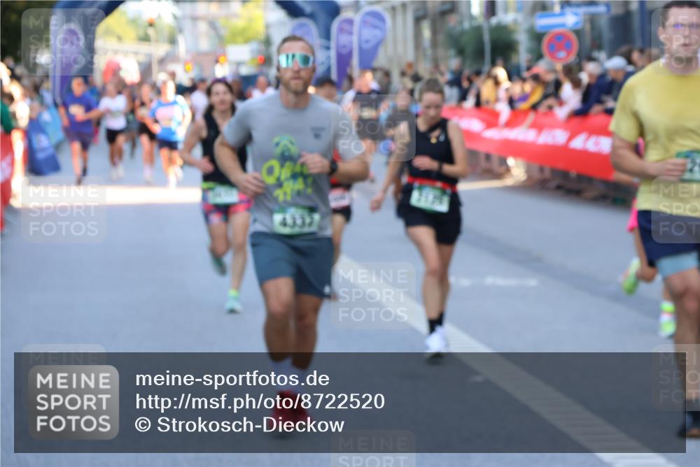 07.09.2025 - BARMER Alsterlauf Strokosch-Dieckow http://msf.ph/oto/8722520 07.09.2025 09:54:08 Ziel 2011, 2086, 2131, 2397, 2920, 3067, 3258, 4031, 4052, 4194, 4298, 4540, 4830, 4897, 5086, 5295, 6276, 8088, 8456 meine-sportfotos.de