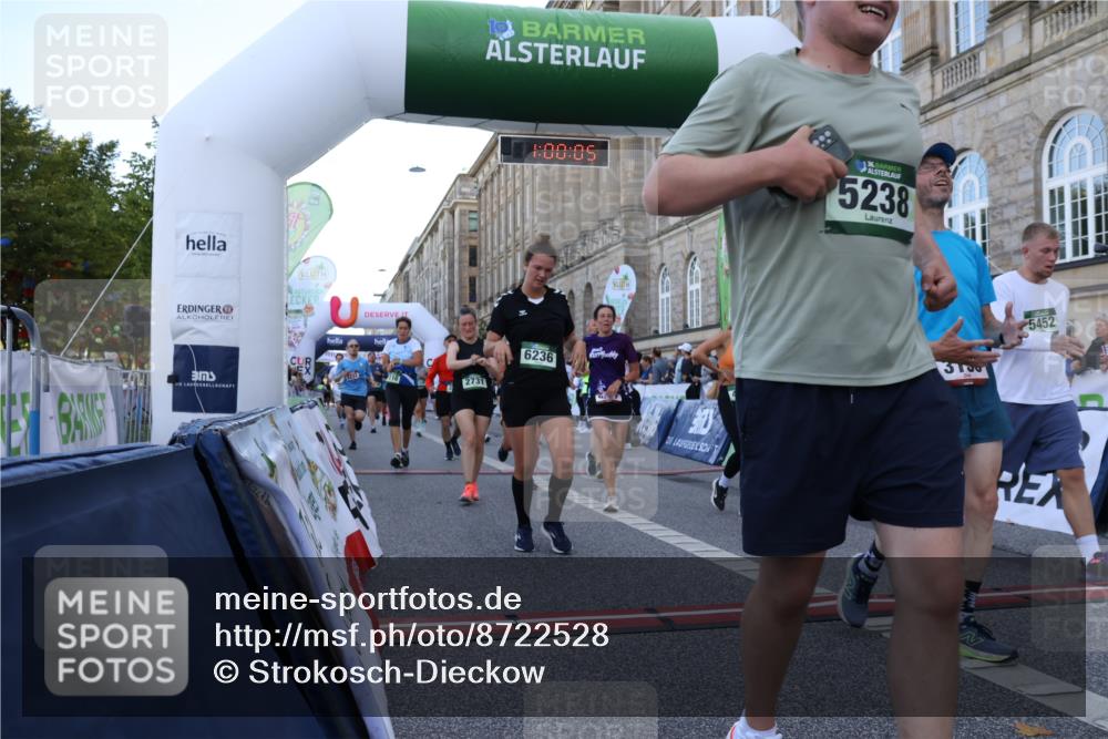 07.09.2025 - BARMER Alsterlauf Strokosch-Dieckow http://msf.ph/oto/8722528 07.09.2025 10:00:04 Ziel 2180, 2265, 2348, 2731, 2732, 2842, 3116, 3155, 3309, 3763, 4036, 4334, 4590, 4635, 4682, 4726, 4741, 4984, 5048, 5238, 5452, 5515, 5705, 6018, 6118, 6181, 6226, 6227, 6236, 8104, 8353, 8369 meine-sportfotos.de