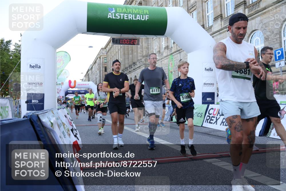 07.09.2025 - BARMER Alsterlauf Strokosch-Dieckow http://msf.ph/oto/8722557 07.09.2025 10:00:19 Ziel 2305, 2313, 2424, 2588, 2757, 3065, 3066, 3675, 3743, 4044, 4464, 4626, 4638, 4681, 4815, 4964, 4998, 5003, 5027, 5339, 5557, 5576, 5802, 5990, 6029, 6168, 6230, 8051, 8098, 8111, 8397 meine-sportfotos.de