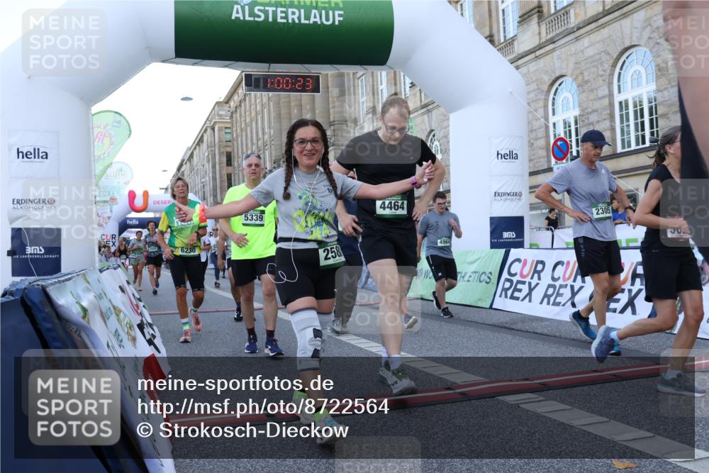 07.09.2025 - BARMER Alsterlauf Strokosch-Dieckow http://msf.ph/oto/8722564 07.09.2025 10:00:21 Ziel 2305, 2424, 2588, 2757, 3065, 3066, 3675, 3743, 4044, 4464, 4626, 4638, 4815, 4964, 4998, 5003, 5027, 5339, 5557, 5576, 5802, 5990, 5991, 6029, 6168, 6230, 8051, 8098, 8111, 8397 meine-sportfotos.de