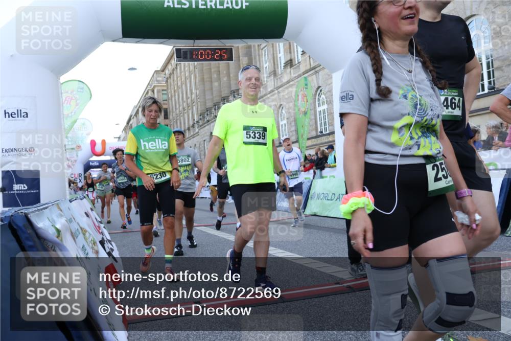 07.09.2025 - BARMER Alsterlauf Strokosch-Dieckow http://msf.ph/oto/8722569 07.09.2025 10:00:23 Ziel 2305, 2424, 2588, 3065, 3066, 3232, 3675, 3743, 4044, 4265, 4464, 4626, 4638, 4815, 4964, 4998, 5003, 5027, 5339, 5770, 5802, 5991, 6168, 6230, 8051, 8059, 8098 meine-sportfotos.de
