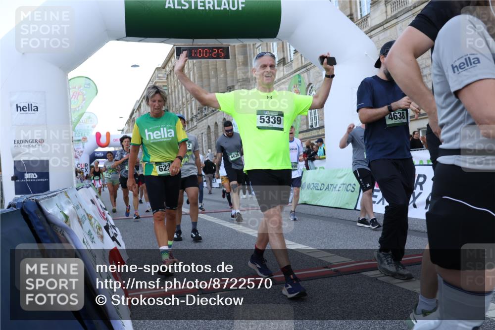 07.09.2025 - BARMER Alsterlauf Strokosch-Dieckow http://msf.ph/oto/8722570 07.09.2025 10:00:23 Ziel 2305, 2424, 2588, 3065, 3066, 3232, 3675, 3743, 4044, 4265, 4464, 4626, 4638, 4815, 4964, 4998, 5003, 5027, 5339, 5770, 5802, 5991, 6168, 6230, 8051, 8059, 8098 meine-sportfotos.de