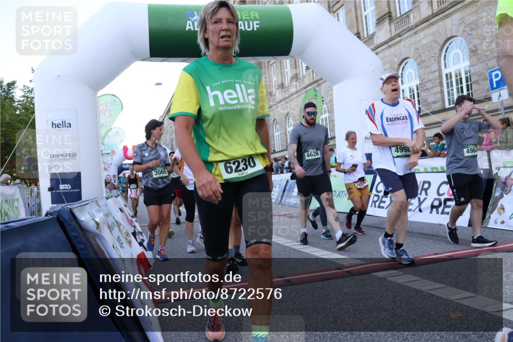 07.09.2025 - BARMER Alsterlauf Strokosch-Dieckow http://msf.ph/oto/8722576 07.09.2025 10:00:25 Ziel 2424, 3065, 3066, 3232, 3675, 3743, 4044, 4265, 4626, 4638, 4815, 4964, 4998, 5027, 5223, 5339, 5770, 5802, 5991, 6230, 8032, 8051, 8059, 8098 meine-sportfotos.de