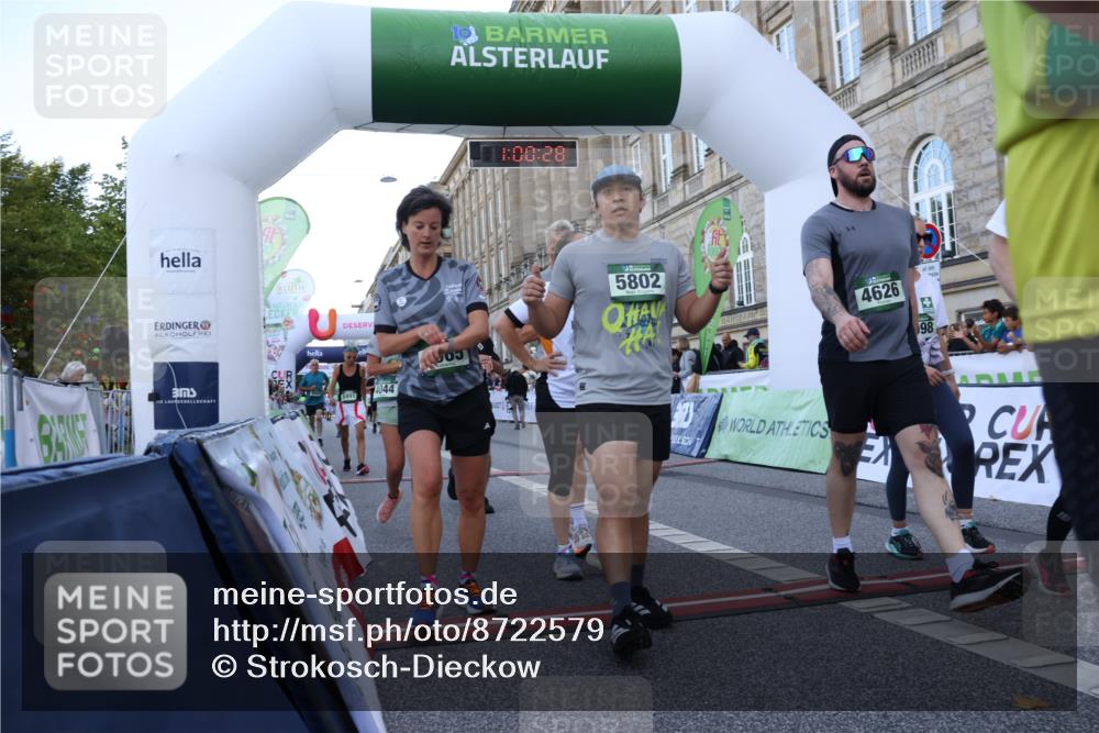 07.09.2025 - BARMER Alsterlauf Strokosch-Dieckow http://msf.ph/oto/8722579 07.09.2025 10:00:26 Ziel 2424, 2495, 3065, 3066, 3232, 3675, 3743, 4044, 4265, 4626, 4638, 4815, 4964, 4998, 5223, 5770, 5802, 5991, 6230, 6338, 8032, 8051, 8059, 8098 meine-sportfotos.de