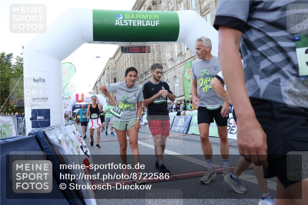 07.09.2025 - BARMER Alsterlauf Strokosch-Dieckow http://msf.ph/oto/8722586 07.09.2025 10:00:28 Ziel 2424, 2434, 2495, 3065, 3066, 3232, 3675, 3743, 4044, 4265, 4626, 4815, 4998, 5223, 5770, 5991, 6338, 8032, 8059, 8098 meine-sportfotos.de