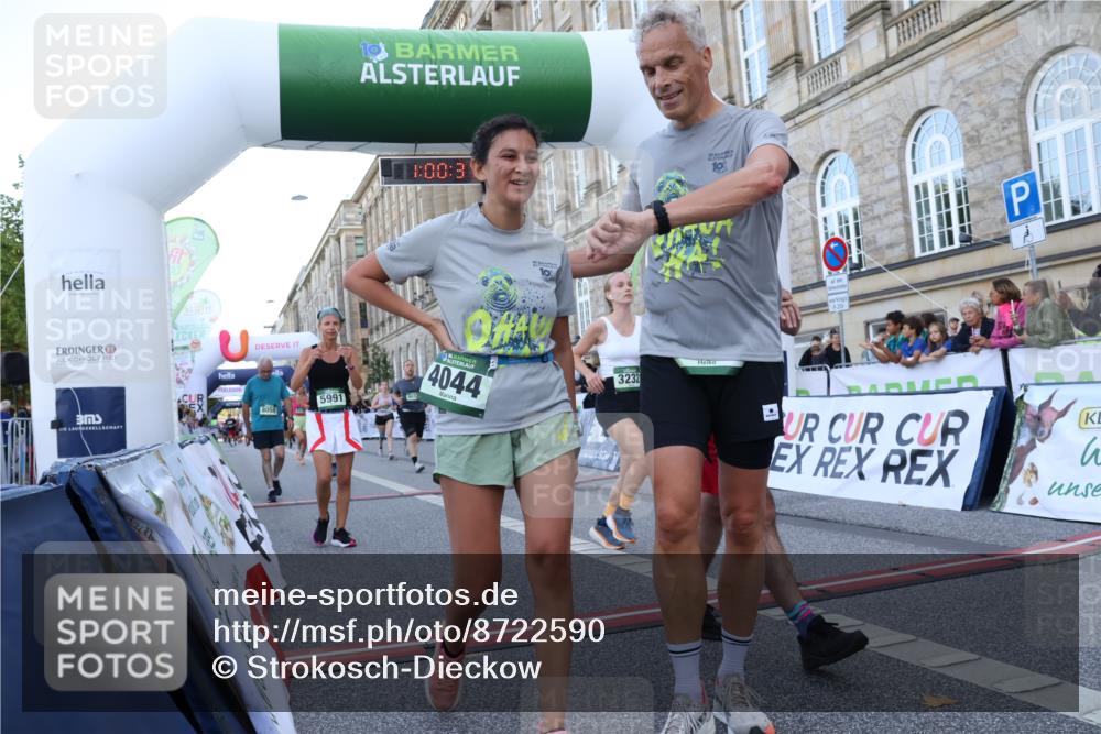 07.09.2025 - BARMER Alsterlauf Strokosch-Dieckow http://msf.ph/oto/8722590 07.09.2025 10:00:29 Ziel 2424, 2434, 2495, 3065, 3066, 3232, 3675, 4044, 4265, 4815, 5223, 5770, 5991, 6338, 8032, 8059, 8098 meine-sportfotos.de