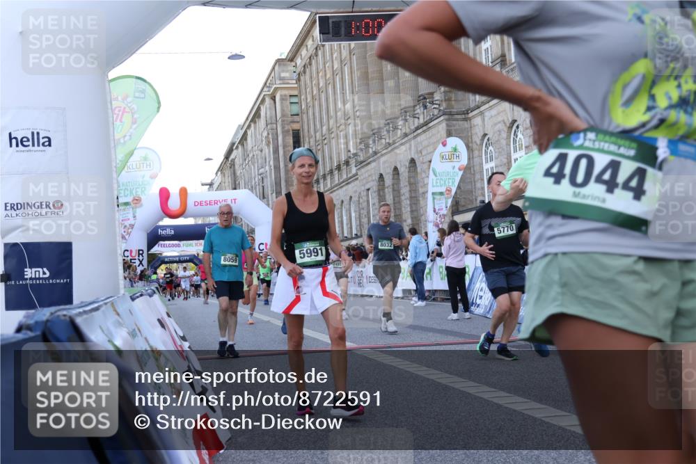 07.09.2025 - BARMER Alsterlauf Strokosch-Dieckow http://msf.ph/oto/8722591 07.09.2025 10:00:30 Ziel 2434, 2495, 2864, 2911, 3066, 3232, 3675, 4044, 4265, 4815, 5223, 5770, 5991, 6338, 8032, 8059 meine-sportfotos.de
