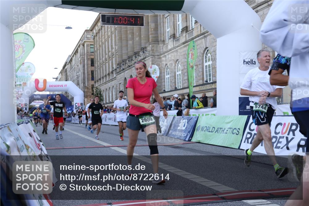 07.09.2025 - BARMER Alsterlauf Strokosch-Dieckow http://msf.ph/oto/8722614 07.09.2025 10:00:39 Ziel 2434, 2864, 2909, 2911, 3039, 3768, 3857, 3859, 3860, 4424, 4425, 4500, 4620, 5726, 5744, 5851, 6098 meine-sportfotos.de