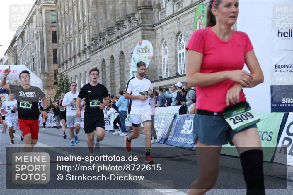 07.09.2025 - BARMER Alsterlauf Strokosch-Dieckow http://msf.ph/oto/8722615 07.09.2025 10:00:40 Ziel 2434, 2864, 2909, 2911, 3039, 3768, 3857, 3859, 3860, 4424, 4425, 4500, 4620, 4917, 5726, 5744, 5851, 6098 meine-sportfotos.de