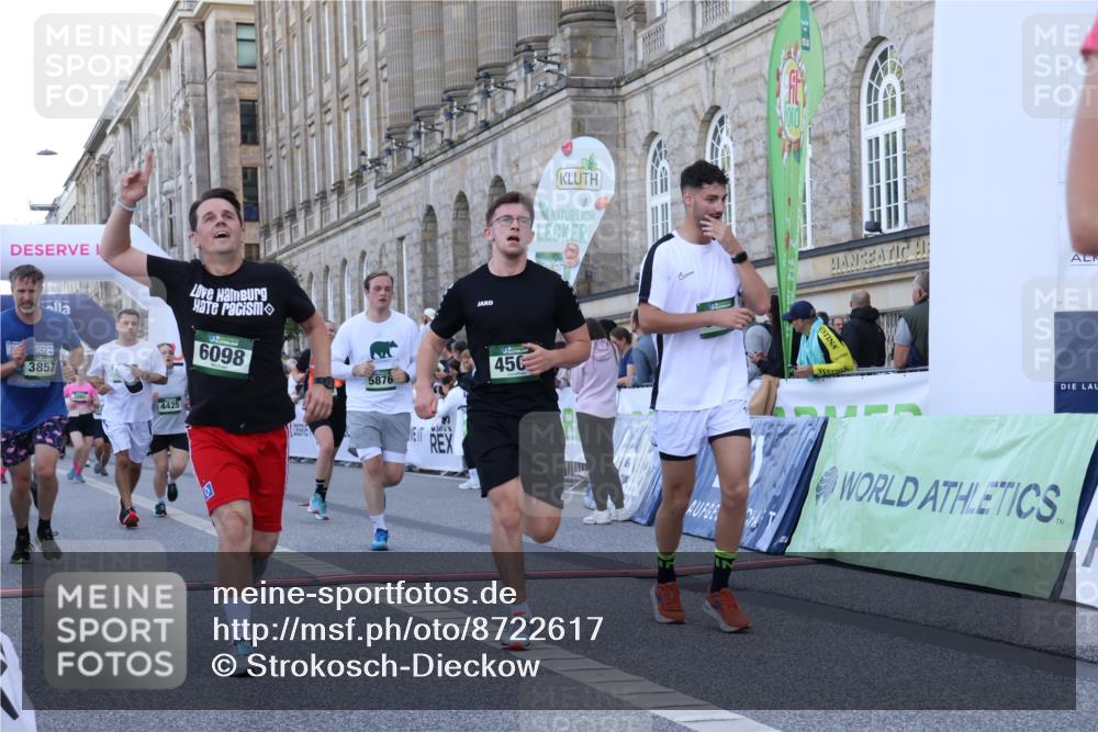 07.09.2025 - BARMER Alsterlauf Strokosch-Dieckow http://msf.ph/oto/8722617 07.09.2025 10:00:41 Ziel 1201, 2864, 2909, 2911, 3039, 3768, 3857, 3859, 3860, 4424, 4425, 4500, 4620, 4917, 5108, 5471, 5726, 5744, 5851, 6098 meine-sportfotos.de