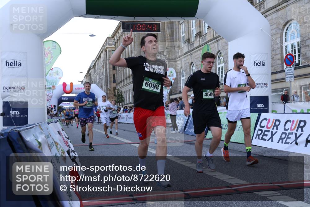07.09.2025 - BARMER Alsterlauf Strokosch-Dieckow http://msf.ph/oto/8722620 07.09.2025 10:00:42 Ziel 1201, 2864, 2909, 2911, 3039, 3768, 3857, 3859, 3860, 4424, 4425, 4500, 4620, 4856, 4917, 5108, 5471, 5726, 5744, 5851, 6098 meine-sportfotos.de