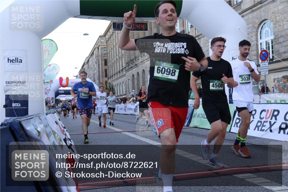 07.09.2025 - BARMER Alsterlauf Strokosch-Dieckow http://msf.ph/oto/8722621 07.09.2025 10:00:42 Ziel 1201, 2864, 2909, 2911, 3039, 3768, 3857, 3859, 3860, 4424, 4425, 4500, 4620, 4856, 4917, 5108, 5471, 5726, 5744, 5851, 6098 meine-sportfotos.de