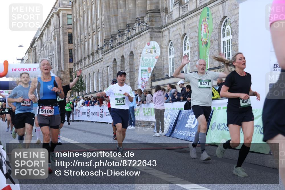07.09.2025 - BARMER Alsterlauf Strokosch-Dieckow http://msf.ph/oto/8722643 07.09.2025 10:00:48 Ziel 1201, 2350, 2513, 3260, 3698, 3859, 3860, 4351, 4424, 4425, 4620, 4709, 4751, 4781, 4856, 4917, 5108, 5314, 5357, 5359, 5471, 5726, 5767, 5957, 6084 meine-sportfotos.de
