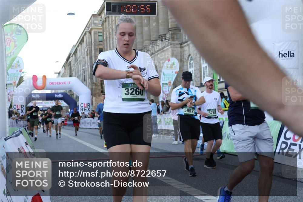 07.09.2025 - BARMER Alsterlauf Strokosch-Dieckow http://msf.ph/oto/8722657 07.09.2025 10:00:54 Ziel 2124, 2350, 2513, 3260, 3328, 3698, 4351, 4485, 4505, 4636, 4709, 4751, 4781, 4856, 4993, 5250, 5314, 5357, 5359, 5477, 5767, 5957, 6084 meine-sportfotos.de