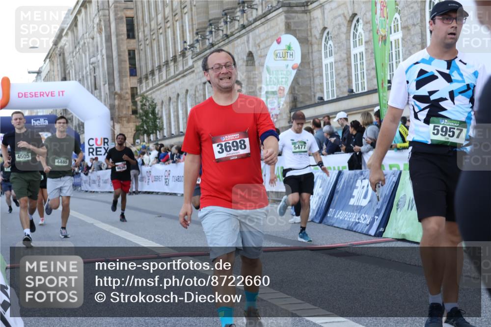07.09.2025 - BARMER Alsterlauf Strokosch-Dieckow http://msf.ph/oto/8722660 07.09.2025 10:00:55 Ziel 2124, 2350, 2513, 3260, 3328, 3698, 4351, 4485, 4505, 4636, 4709, 4751, 4781, 4993, 5250, 5314, 5357, 5359, 5477, 5767, 5957, 6084 meine-sportfotos.de