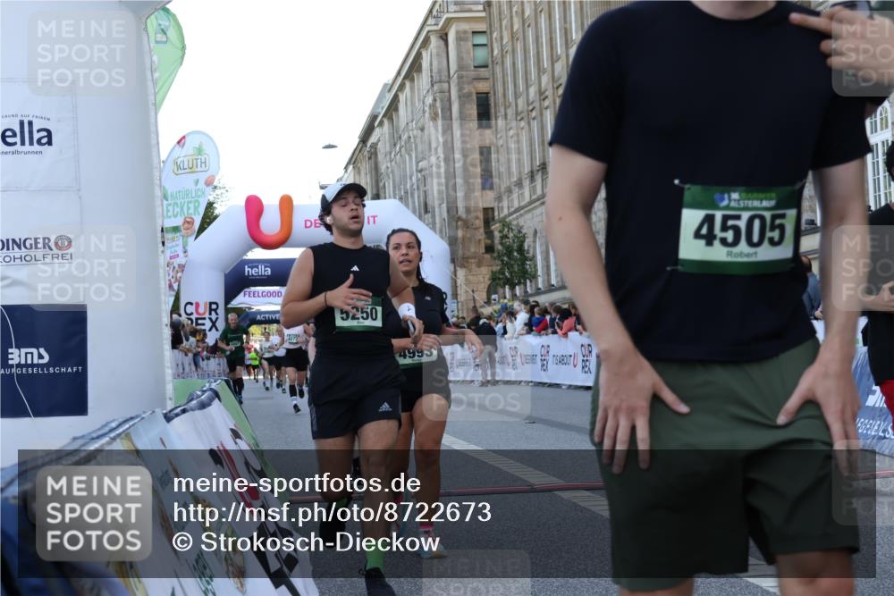 07.09.2025 - BARMER Alsterlauf Strokosch-Dieckow http://msf.ph/oto/8722673 07.09.2025 10:00:59 Ziel 2124, 2350, 3328, 4072, 4485, 4505, 4636, 4993, 5047, 5250, 5359, 5477 meine-sportfotos.de