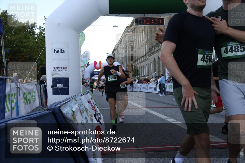 07.09.2025 - BARMER Alsterlauf Strokosch-Dieckow http://msf.ph/oto/8722674 07.09.2025 10:01:00 Ziel 2124, 2350, 3328, 4072, 4365, 4485, 4505, 4544, 4636, 4867, 4993, 5047, 5250, 5477 meine-sportfotos.de
