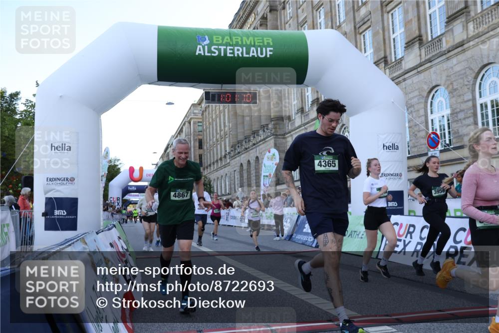 07.09.2025 - BARMER Alsterlauf Strokosch-Dieckow http://msf.ph/oto/8722693 07.09.2025 10:01:08 Ziel 2044, 2579, 2645, 3410, 3545, 3590, 3956, 4072, 4335, 4365, 4544, 4593, 4867, 5047, 5352, 6152 meine-sportfotos.de