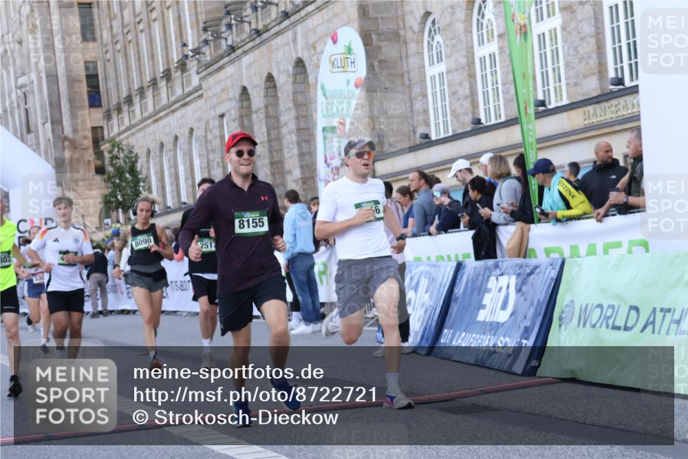 07.09.2025 - BARMER Alsterlauf Strokosch-Dieckow http://msf.ph/oto/8722721 07.09.2025 10:01:20 Ziel 2074, 2517, 2645, 3033, 3119, 3300, 3410, 3558, 3803, 4147, 4529, 4660, 5122, 5337, 5353, 5517, 6211, 8090, 8155, 8156 meine-sportfotos.de
