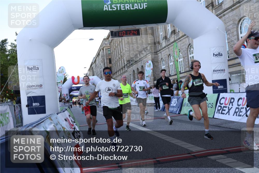 07.09.2025 - BARMER Alsterlauf Strokosch-Dieckow http://msf.ph/oto/8722730 07.09.2025 10:01:22 Ziel 2074, 2517, 3033, 3119, 3300, 3558, 3803, 4147, 4317, 4529, 4660, 5122, 5337, 5353, 5517, 6136, 6211, 8090, 8155, 8156 meine-sportfotos.de