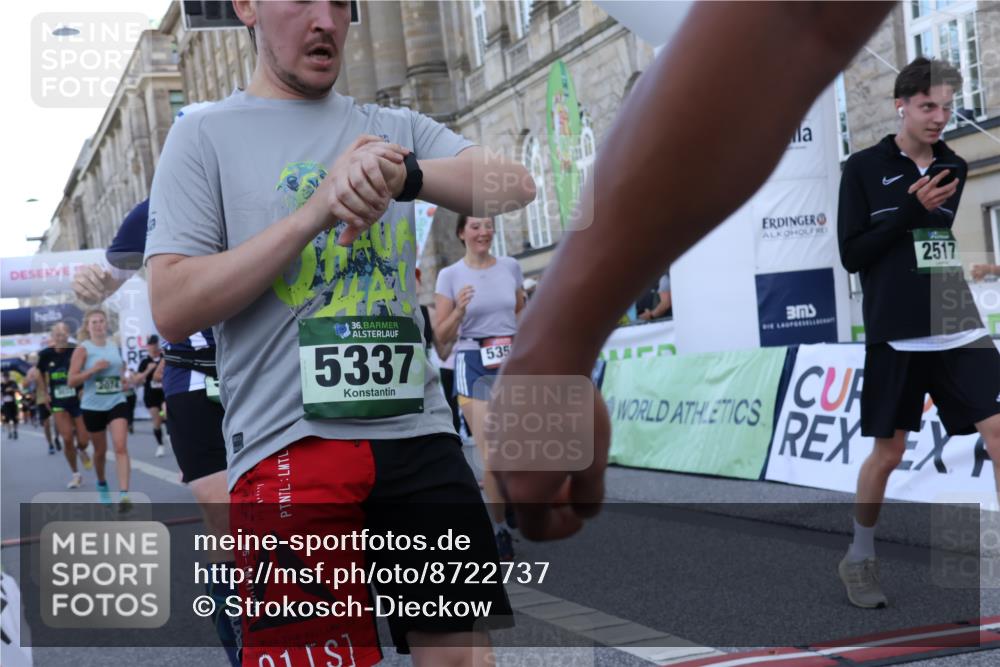 07.09.2025 - BARMER Alsterlauf Strokosch-Dieckow http://msf.ph/oto/8722737 07.09.2025 10:01:25 Ziel 2074, 2517, 3033, 3300, 3558, 3803, 3834, 4147, 4317, 4529, 4660, 4928, 5122, 5204, 5337, 5353, 5517, 5918, 6136, 6211, 8090, 8155, 8156, 8283 meine-sportfotos.de