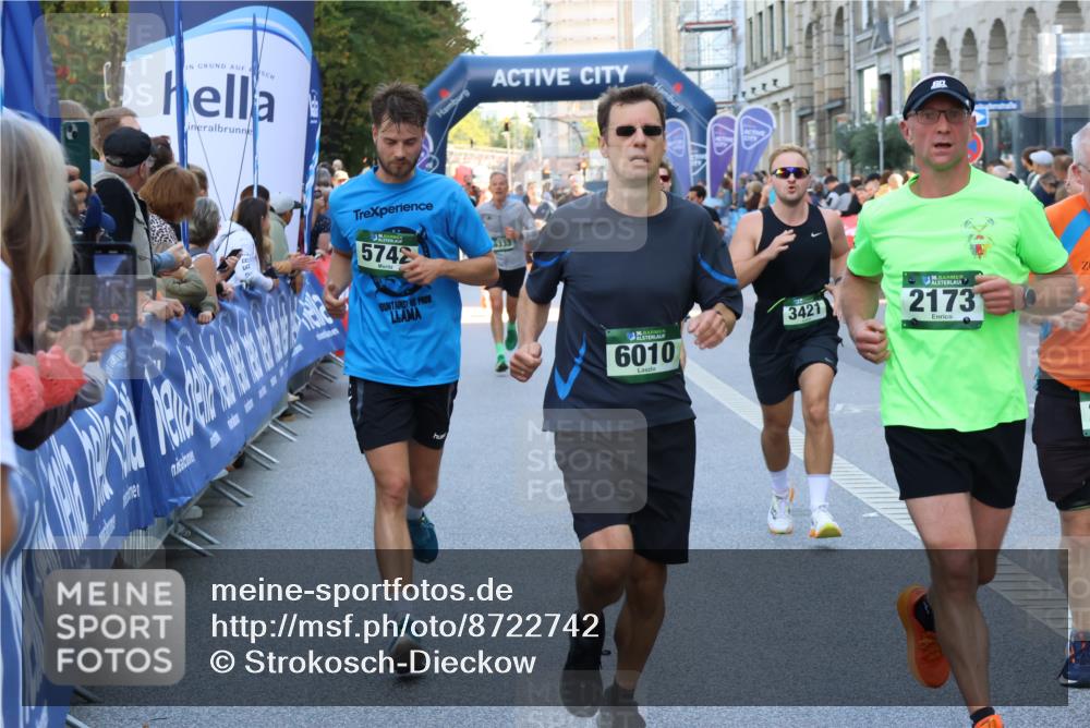07.09.2025 - BARMER Alsterlauf Strokosch-Dieckow http://msf.ph/oto/8722742 07.09.2025 09:53:32 Ziel 2075, 2125, 2521, 2673, 2695, 2789, 2801, 3123, 3219, 3474, 3632, 3948, 4211, 4267, 4295, 4337, 4820, 4981, 5194, 5367, 5415, 5558, 5933, 5954, 6105, 8146, 8251, 8461 meine-sportfotos.de