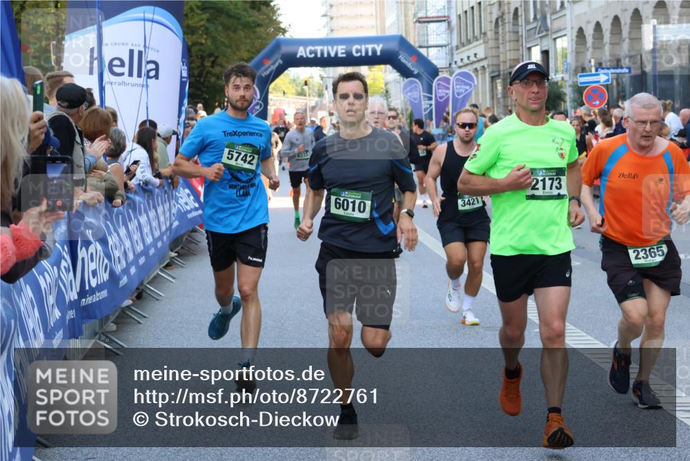 07.09.2025 - BARMER Alsterlauf Strokosch-Dieckow http://msf.ph/oto/8722761 07.09.2025 09:53:32 Ziel 2075, 2125, 2521, 2673, 2695, 2789, 2801, 3123, 3219, 3474, 3632, 3948, 4211, 4267, 4295, 4337, 4820, 4981, 5194, 5367, 5415, 5558, 5933, 5954, 6105, 8146, 8251, 8461 meine-sportfotos.de