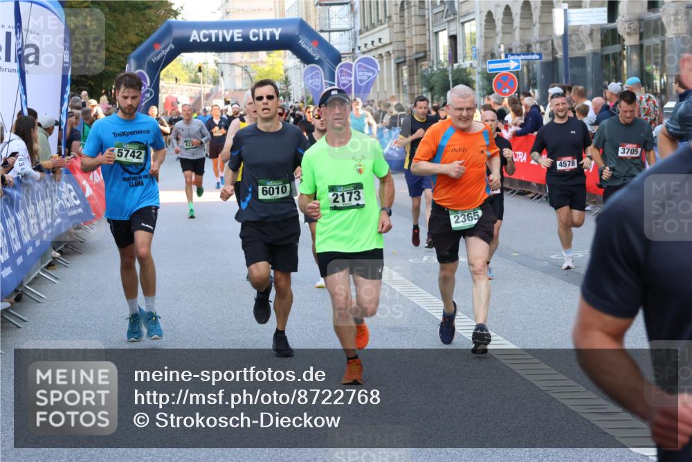07.09.2025 - BARMER Alsterlauf Strokosch-Dieckow http://msf.ph/oto/8722768 07.09.2025 09:53:31 Ziel 2075, 2125, 2521, 2673, 2695, 2789, 2801, 3123, 3219, 3474, 3632, 3948, 4211, 4267, 4295, 4337, 4820, 4981, 5194, 5367, 5415, 5558, 5933, 5954, 6105, 8146, 8251, 8461 meine-sportfotos.de