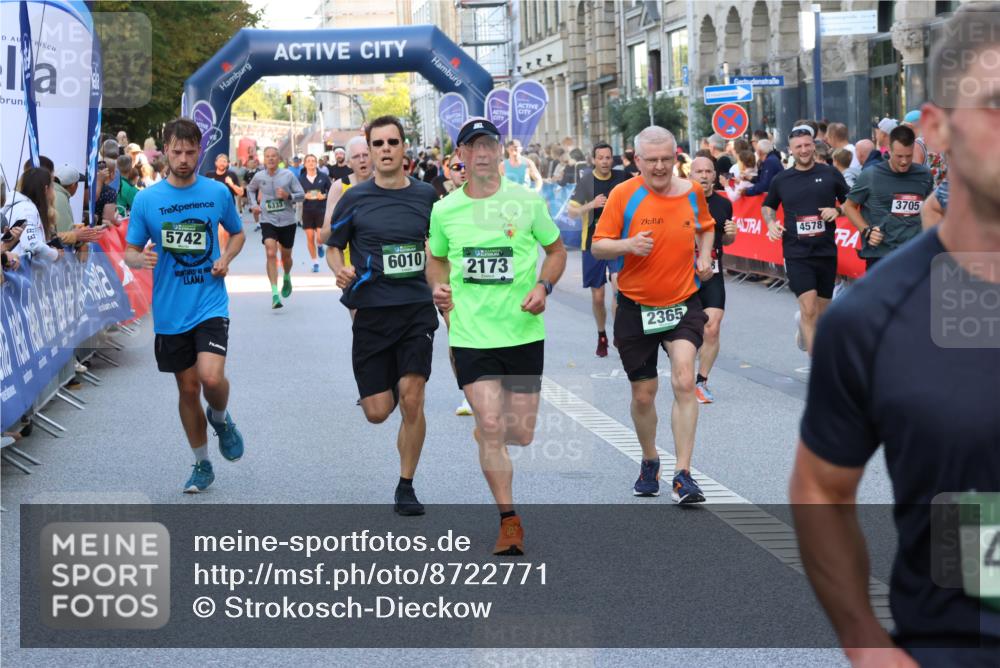 07.09.2025 - BARMER Alsterlauf Strokosch-Dieckow http://msf.ph/oto/8722771 07.09.2025 09:53:31 Ziel 2075, 2125, 2521, 2673, 2695, 2789, 2801, 3123, 3219, 3474, 3632, 3948, 4211, 4267, 4295, 4337, 4820, 4981, 5194, 5367, 5415, 5558, 5933, 5954, 6105, 8146, 8251, 8461 meine-sportfotos.de