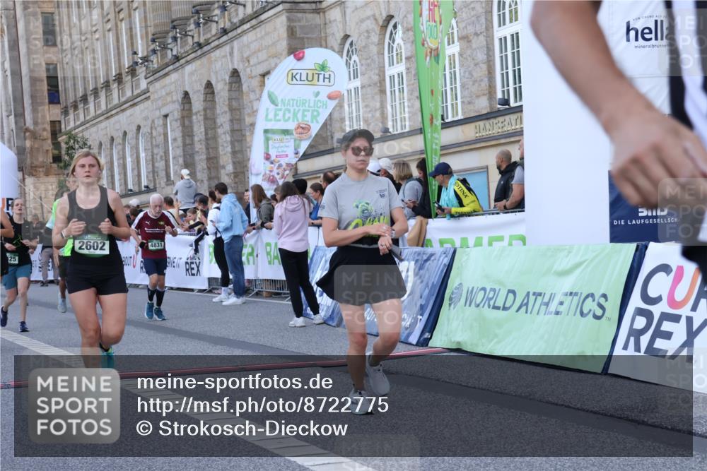 07.09.2025 - BARMER Alsterlauf Strokosch-Dieckow http://msf.ph/oto/8722775 07.09.2025 10:01:43 Ziel 1007, 2351, 2425, 2602, 3060, 3695, 4190, 4721, 4831, 4875, 4902, 4903, 5000, 6261, 8057, 8402 meine-sportfotos.de