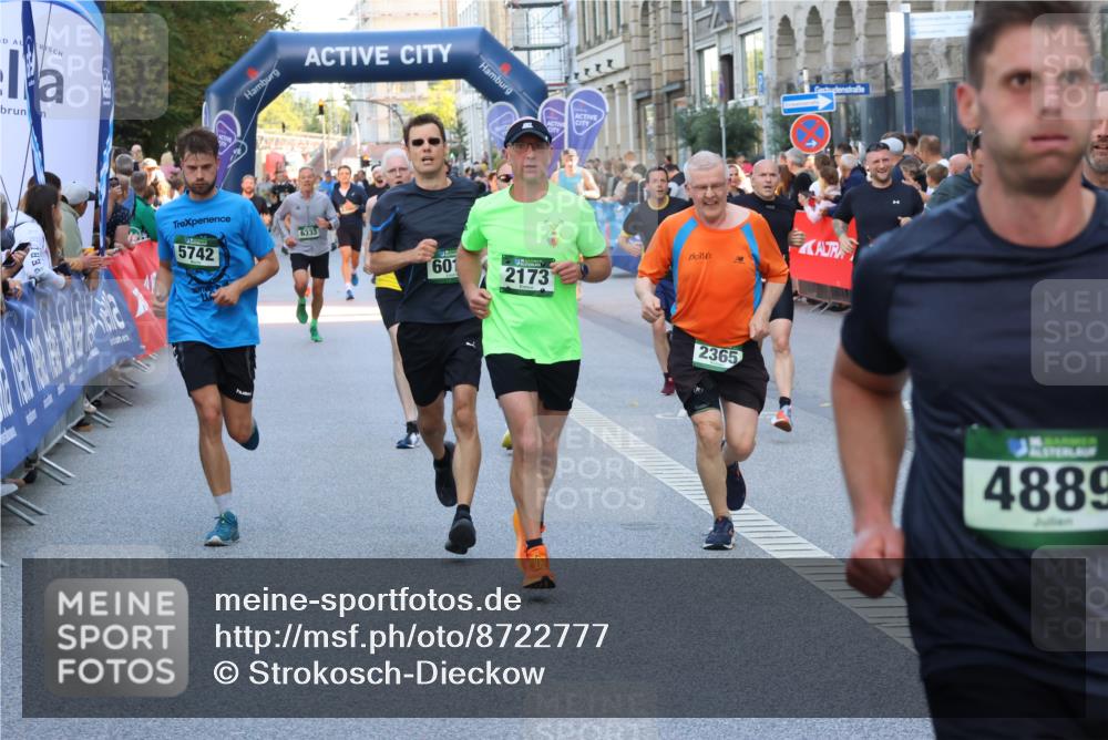 07.09.2025 - BARMER Alsterlauf Strokosch-Dieckow http://msf.ph/oto/8722777 07.09.2025 09:53:31 Ziel 2075, 2125, 2521, 2673, 2695, 2789, 2801, 3123, 3219, 3474, 3632, 3948, 4211, 4267, 4295, 4337, 4820, 4981, 5194, 5367, 5415, 5558, 5933, 5954, 6105, 8146, 8251, 8461 meine-sportfotos.de