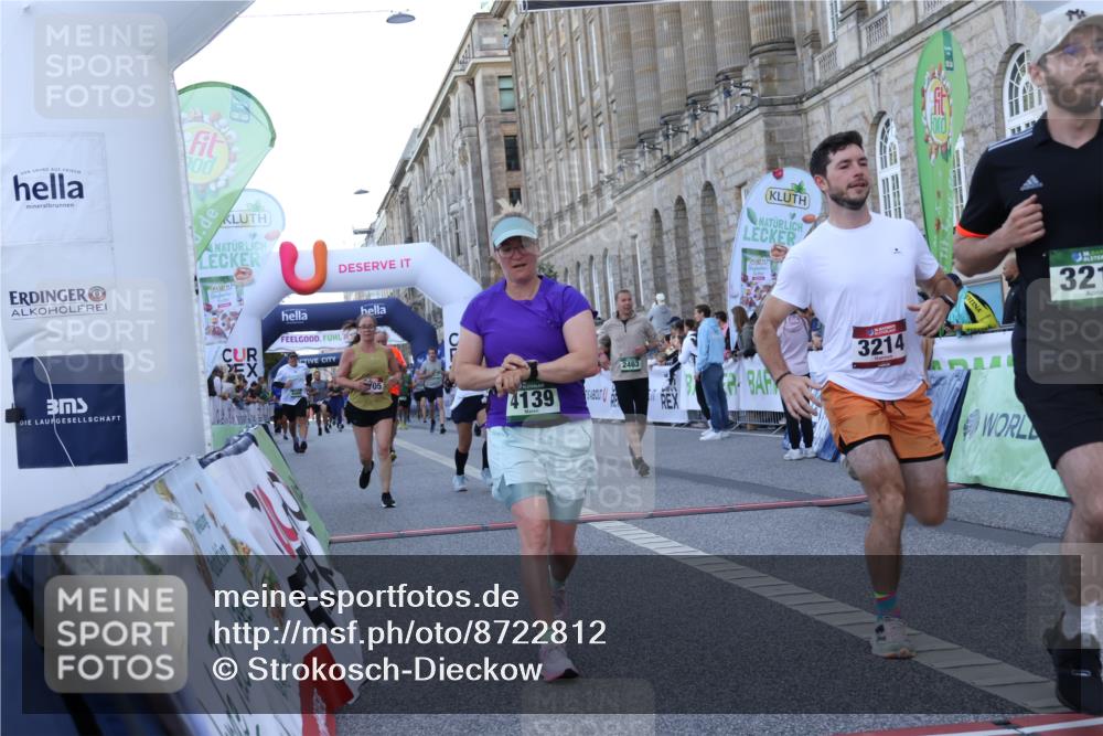 07.09.2025 - BARMER Alsterlauf Strokosch-Dieckow http://msf.ph/oto/8722812 07.09.2025 10:01:55 Ziel 2463, 2553, 2798, 2874, 2931, 3008, 3214, 3215, 3628, 3684, 4139, 4705, 4938, 4976, 5220, 5289, 5411, 6060, 6076, 6097, 6243, 8295 meine-sportfotos.de