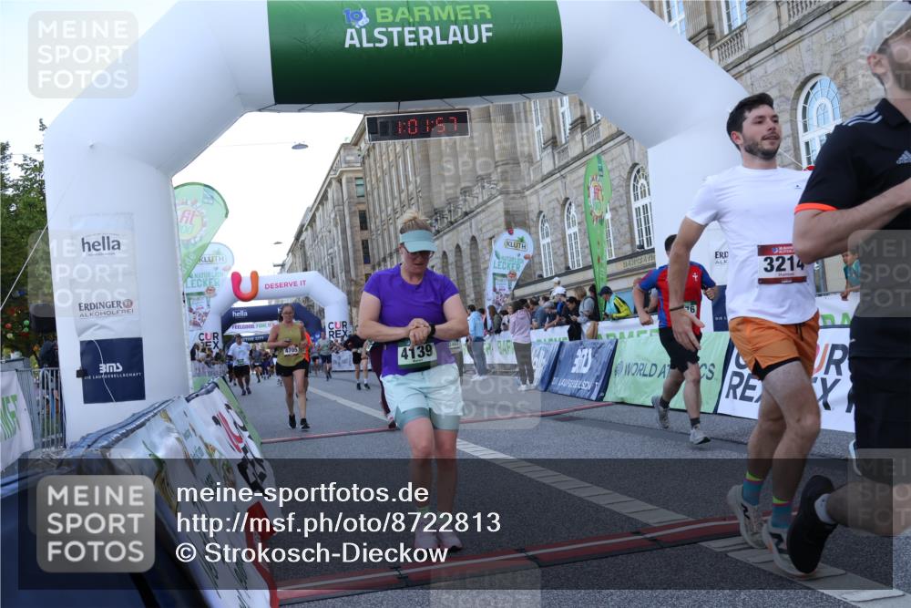 07.09.2025 - BARMER Alsterlauf Strokosch-Dieckow http://msf.ph/oto/8722813 07.09.2025 10:01:56 Ziel 2463, 2471, 2553, 2798, 2874, 2931, 3008, 3214, 3215, 3628, 3684, 4139, 4705, 4938, 4976, 5107, 5220, 5289, 5411, 6060, 6076, 6097, 6243, 8295 meine-sportfotos.de