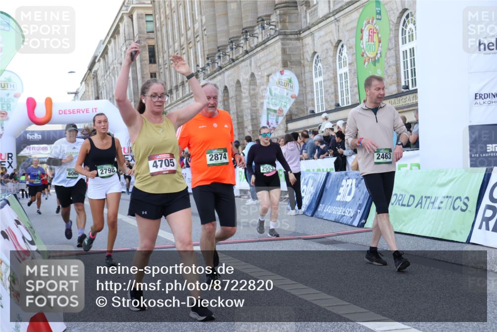 07.09.2025 - BARMER Alsterlauf Strokosch-Dieckow http://msf.ph/oto/8722820 07.09.2025 10:01:59 Ziel 2100, 2463, 2471, 2553, 2756, 2798, 2874, 3008, 3214, 3215, 3628, 3684, 4139, 4705, 4976, 5064, 5107, 5220, 5655, 6060, 6076, 6243, 8295 meine-sportfotos.de