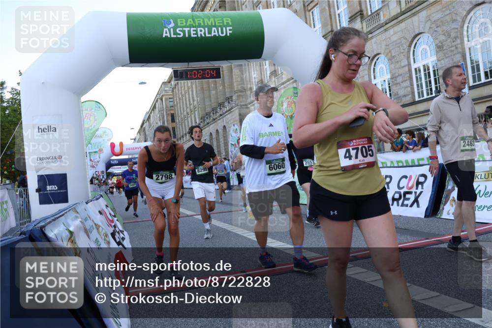 07.09.2025 - BARMER Alsterlauf Strokosch-Dieckow http://msf.ph/oto/8722828 07.09.2025 10:02:03 Ziel 2100, 2471, 2553, 2756, 2798, 2874, 2917, 3628, 3824, 5012, 5013, 5064, 5107, 5170, 5306, 5655, 5849, 6060, 8208, 8295 meine-sportfotos.de