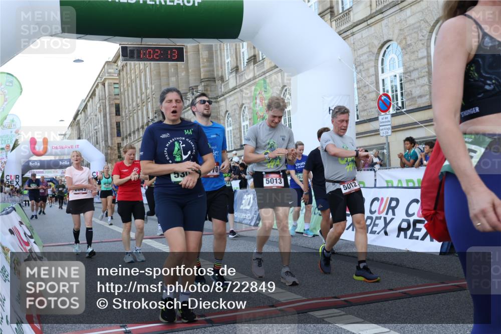 07.09.2025 - BARMER Alsterlauf Strokosch-Dieckow http://msf.ph/oto/8722849 07.09.2025 10:02:11 Ziel 2405, 2624, 2843, 2863, 2917, 3171, 3360, 3824, 3910, 4258, 5012, 5013, 5170, 5306, 5508, 5514, 5639, 5849, 8047, 8208 meine-sportfotos.de