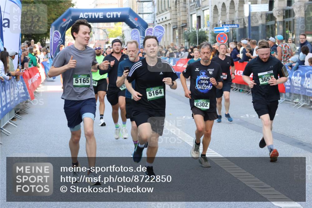 07.09.2025 - BARMER Alsterlauf Strokosch-Dieckow http://msf.ph/oto/8722850 07.09.2025 09:53:23 Ziel 2075, 2421, 2521, 2673, 2789, 2801, 3123, 3219, 3474, 4820, 4981, 5194, 5253, 5367, 5415, 5553, 5558, 5694, 6105, 8146, 8251, 8268, 8461 meine-sportfotos.de