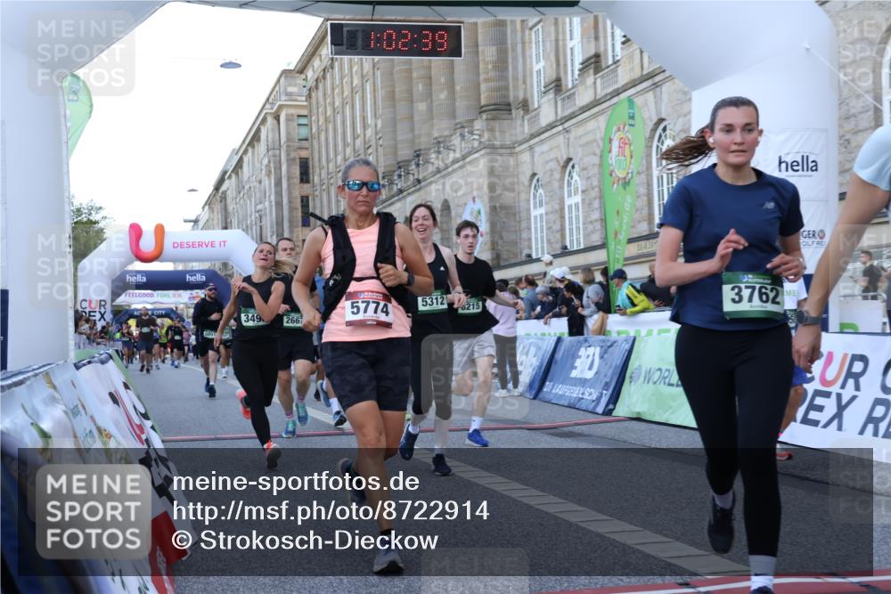07.09.2025 - BARMER Alsterlauf Strokosch-Dieckow http://msf.ph/oto/8722914 07.09.2025 10:02:37 Ziel 2217, 2346, 2347, 2522, 2667, 2675, 2766, 2952, 3375, 3431, 3498, 3524, 3762, 3826, 4170, 4232, 4861, 5093, 5181, 5312, 5512, 5774, 5857, 5891, 6058, 6091, 8215, 8261, 8294 meine-sportfotos.de