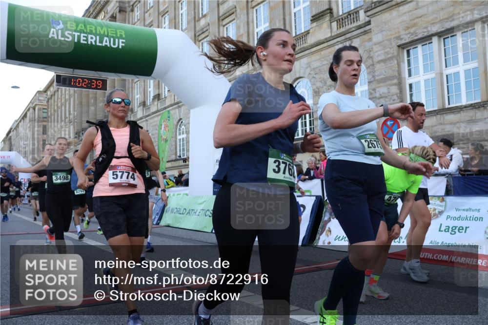 07.09.2025 - BARMER Alsterlauf Strokosch-Dieckow http://msf.ph/oto/8722916 07.09.2025 10:02:38 Ziel 2217, 2346, 2347, 2522, 2667, 2675, 2766, 2952, 3375, 3431, 3498, 3524, 3762, 3826, 4027, 4170, 4232, 4861, 5312, 5512, 5774, 5857, 5891, 6058, 6091, 6155, 8215, 8261, 8294 meine-sportfotos.de