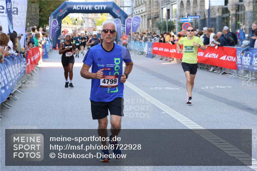 07.09.2025 - BARMER Alsterlauf Strokosch-Dieckow http://msf.ph/oto/8722928 07.09.2025 09:53:11 Ziel 2028, 2032, 2229, 2365, 2369, 2390, 2421, 2454, 3421, 3589, 3705, 4339, 4578, 4625, 4834, 5218, 5253, 5553, 5603, 5686, 5694, 5742, 6010, 6333, 8268 meine-sportfotos.de